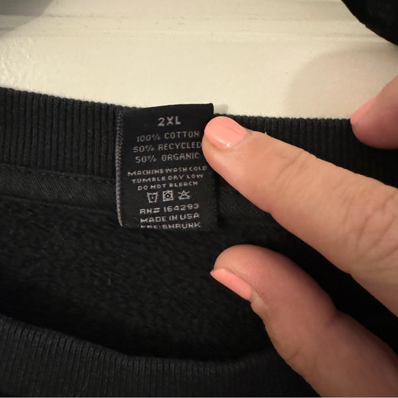 Pleasing Crewneck. Size 2XL. - Picture 4 of 4